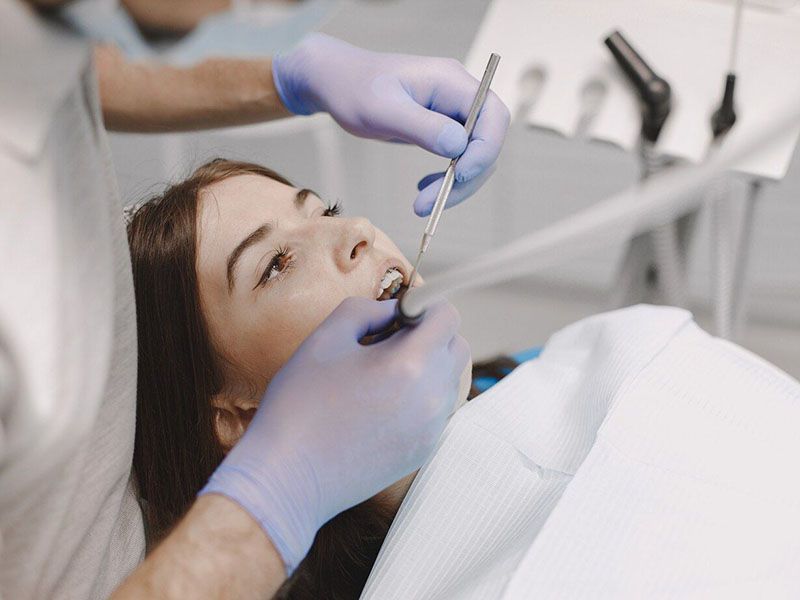 Установка зубного импланта: цена, как подготовиться, где сделать